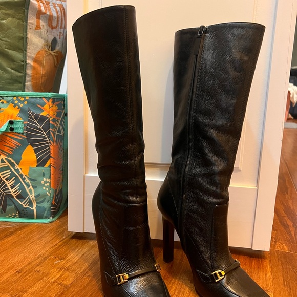 Elegant Black Leather Mid Calf Boots - Picture 1 of 3
